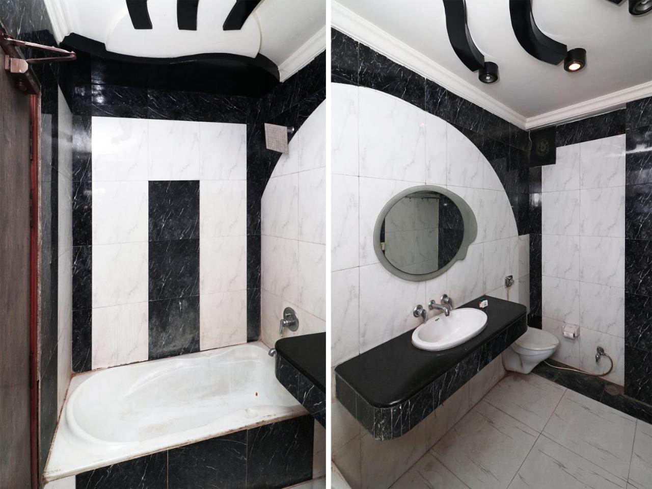 Hotel Deep Kanpur Buitenkant foto
