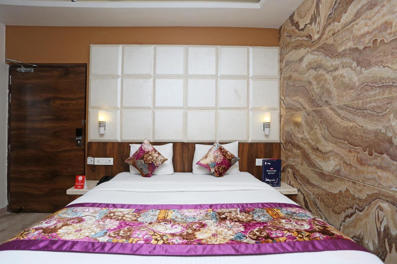 Hotel Deep Kanpur Buitenkant foto